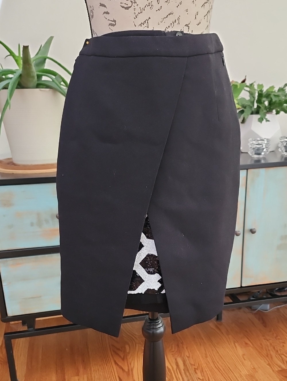 Per Se - Black Tulip Pencil Skirt with Geometric Sequin Underskirt